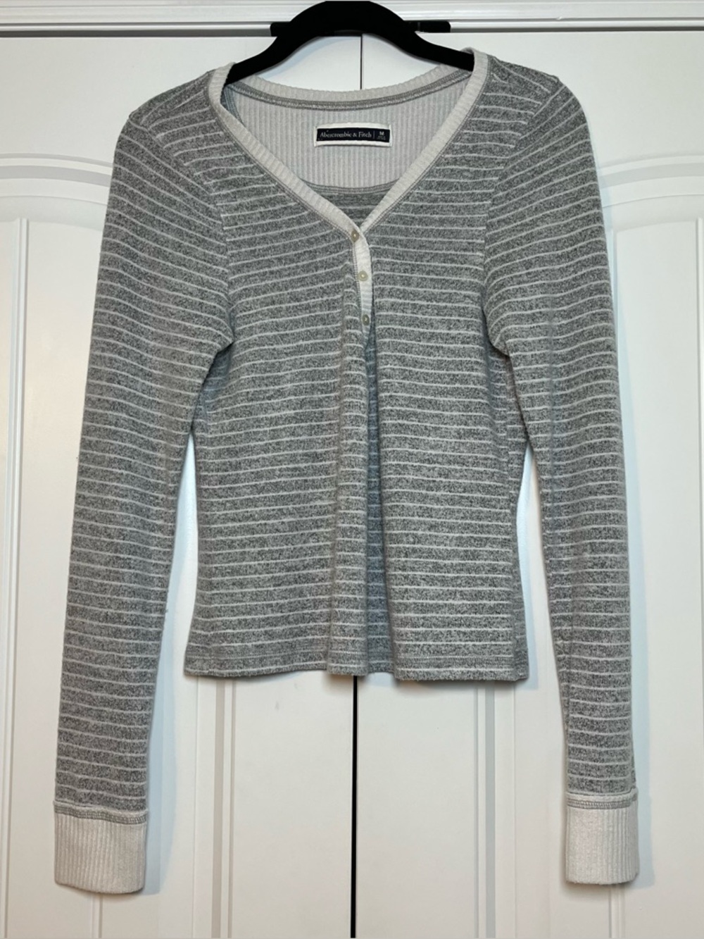 Abercrombie & Fitch Grey Striped Henley Long Sleeve Shirt Size Medium